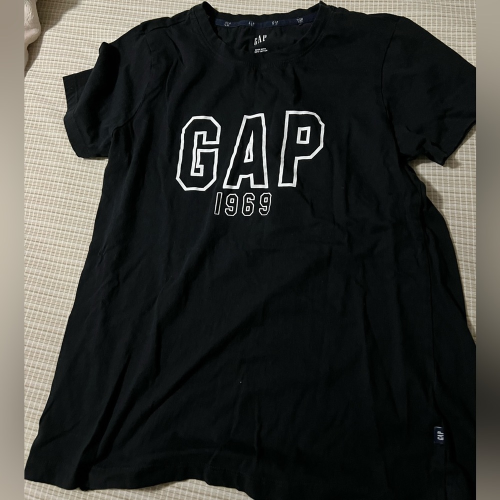 gap logo shirt